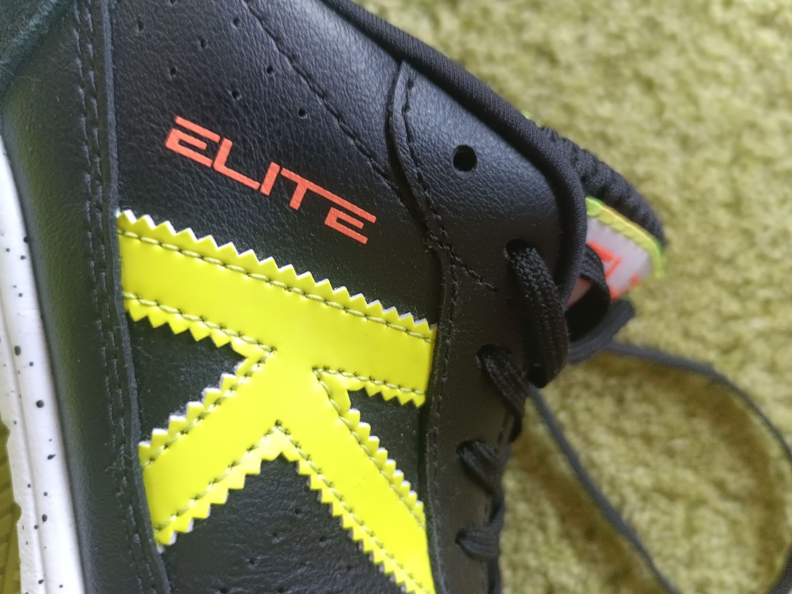 Scarpe da uomo: Lederturnschuhe Gr. 42 – Usato da Grenchen venduto da evg_fg7z 1