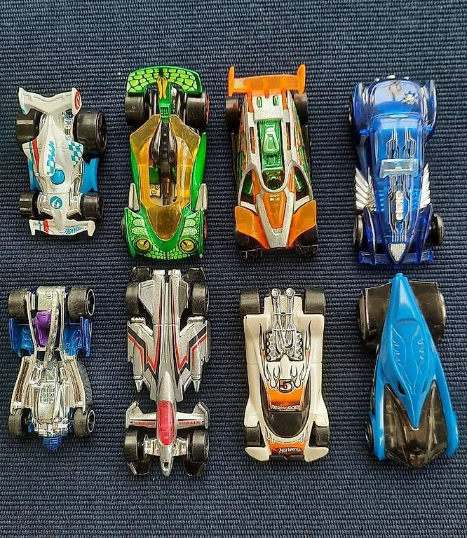 Hot Wheels Modellini d'auto: Hot Wheels Sammlung – Usato da Giswil venduto da aethra 1