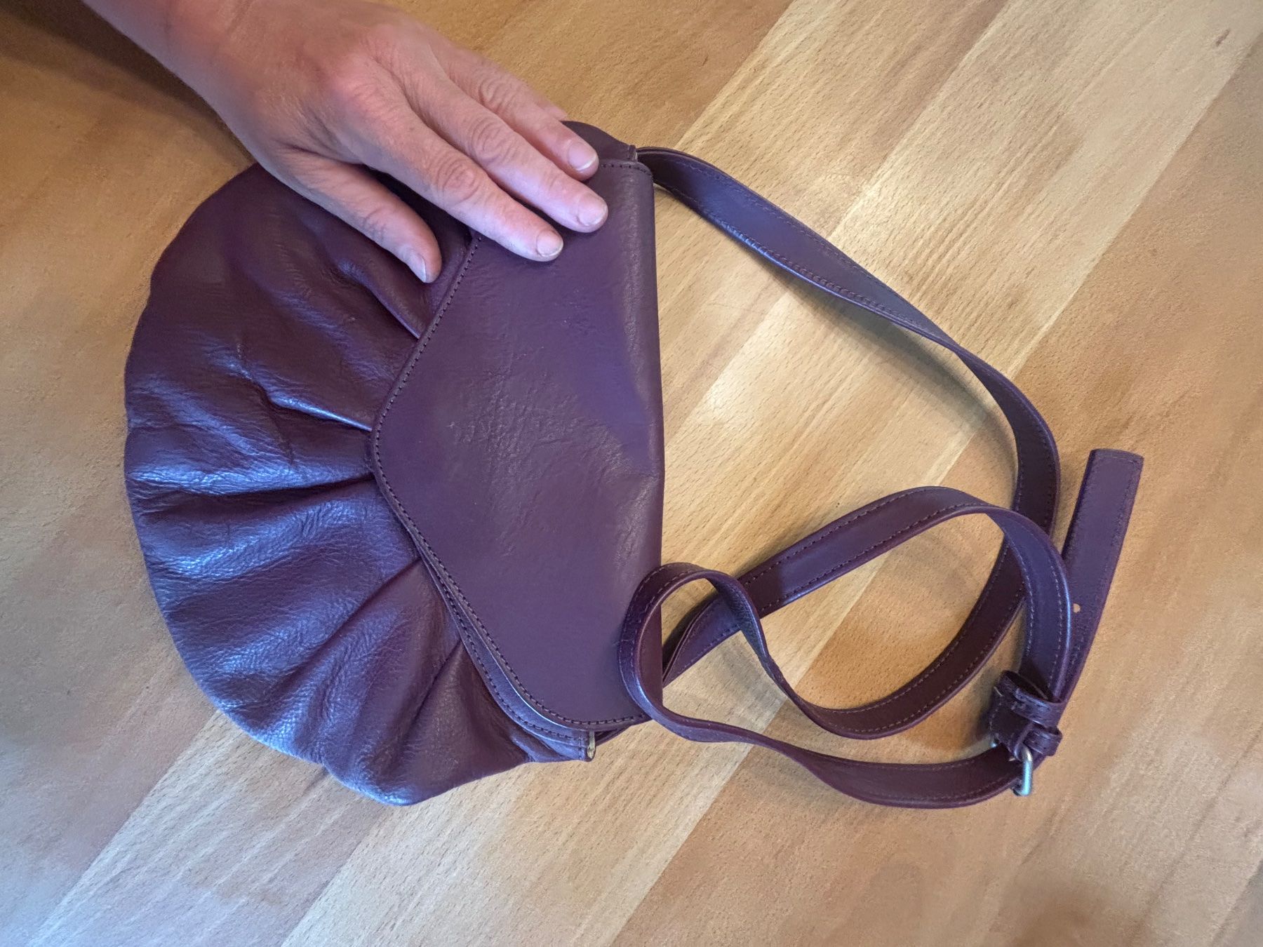 Taschen für Damen: Ledertasche von Helvetas – Gebraucht aus Kaufdorf von nurmir2012 1