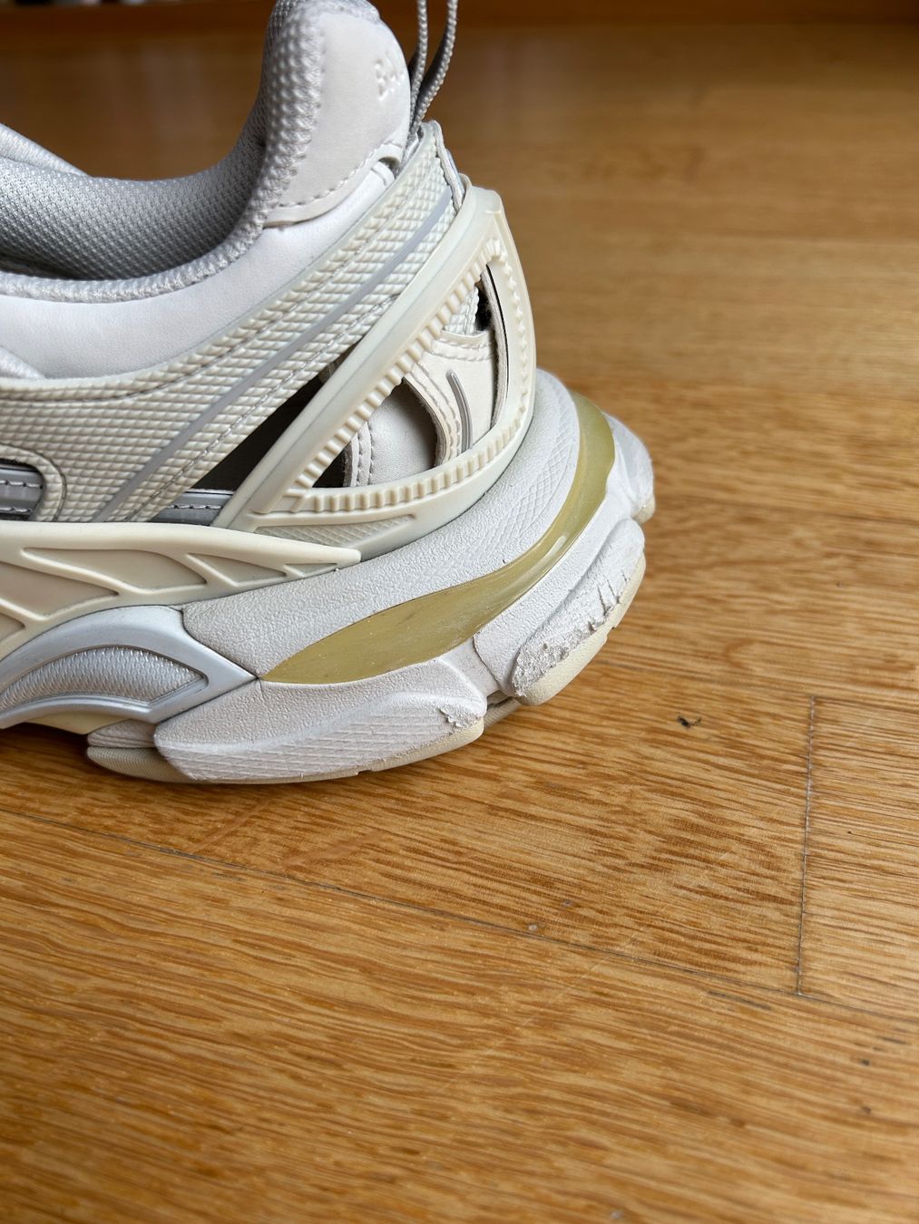 Balenciaga Scarpe da uomo: Balenciaga Track sneakers size 39 – Usato da Eysins venduto da inf_nwb9 5