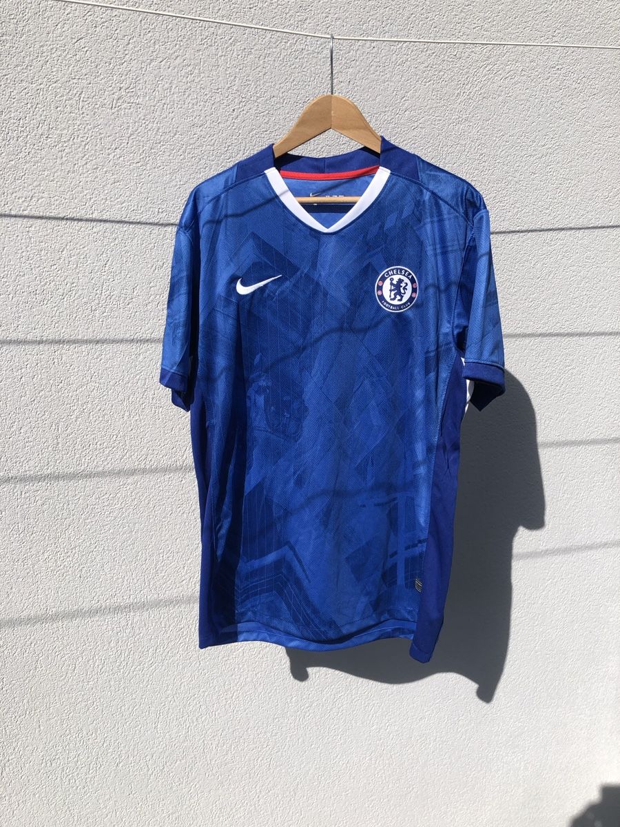 Nike Leibchen & Hosen: Chelsea Jersey – Gebraucht aus Fribourg von ann_l9b7
