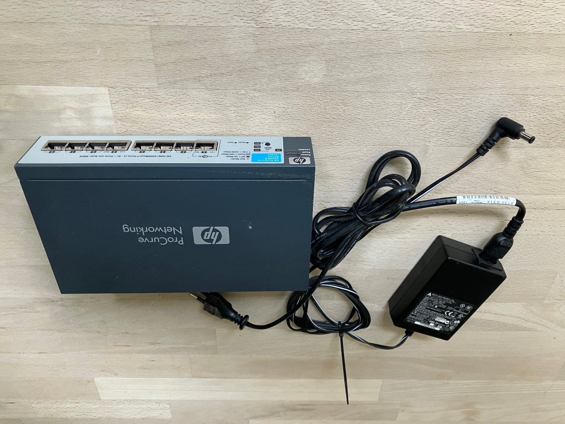Hewlett Packard Hub & Switch: hp Switch ProCure – Usato da Baden venduto da heronimus13