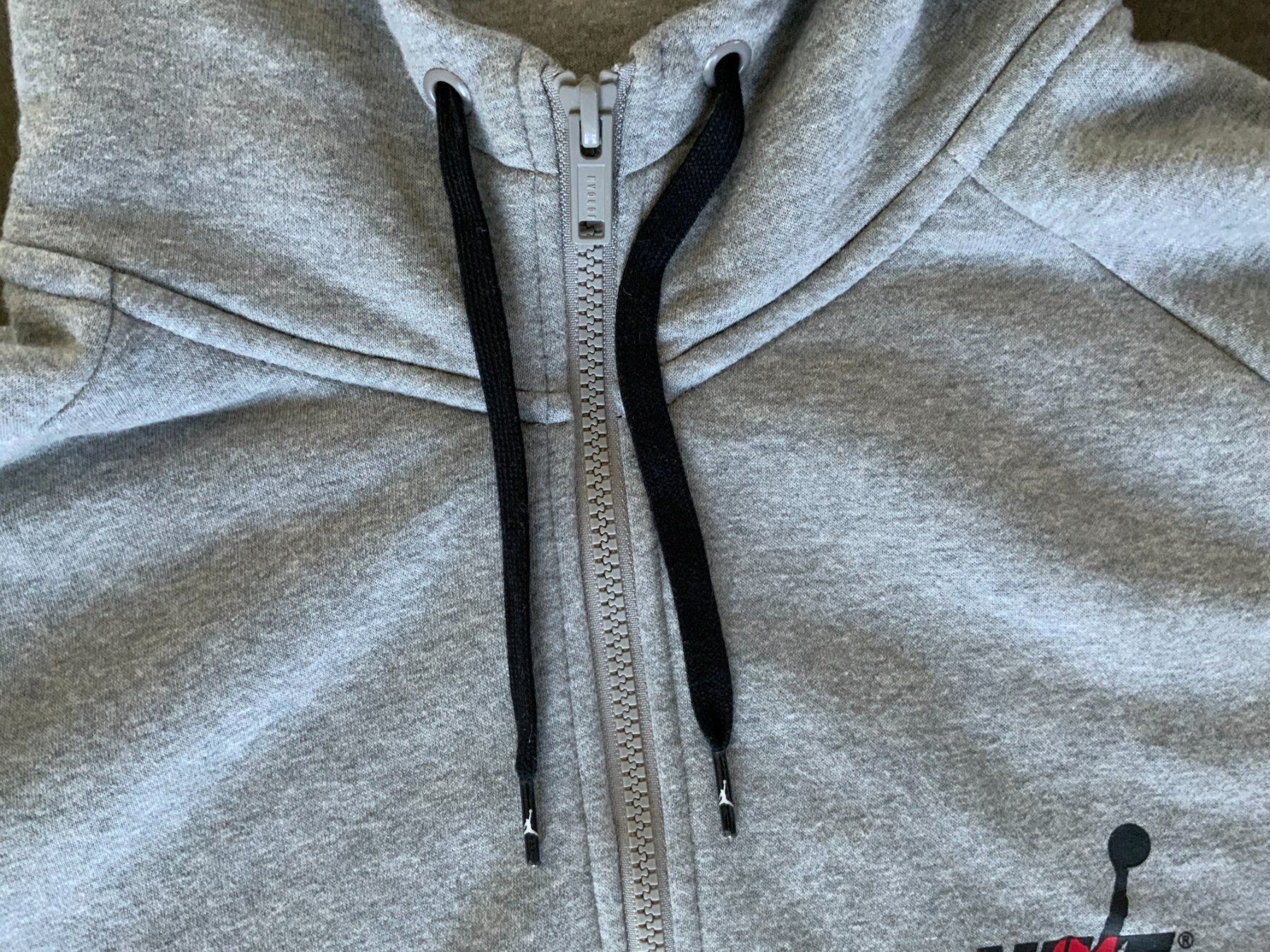 Nike Maglioni & Felpe: Air Jordan Zip Hoodie Grau – Usato da Obfelden venduto da nob_mp2y 4