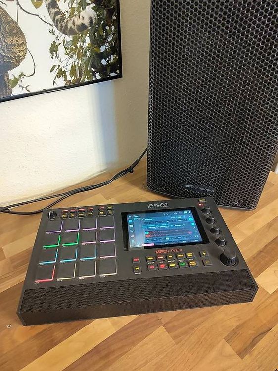 Synthétiseur Akai MPC Live II + SSD 100 Go (Gebraucht) in Neuchâtel für ...