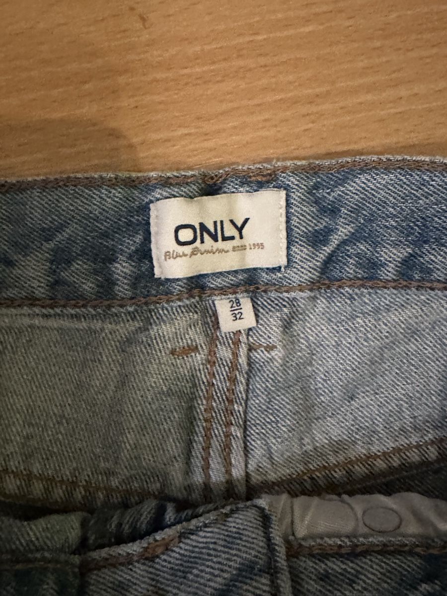 Only Jeans: ONLY Jeans, destroyed Look, Gr. 28/32, hellblau – Nuovo (secondo la descrizione) da Ernetschwil venduto da Amica099 2