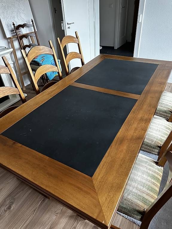 Set di tavolo e panche: antikes gepflegtes Tischset inkl. 6 Stühlen – Usato da Münsingen venduto da 31_Lehmann_10 2