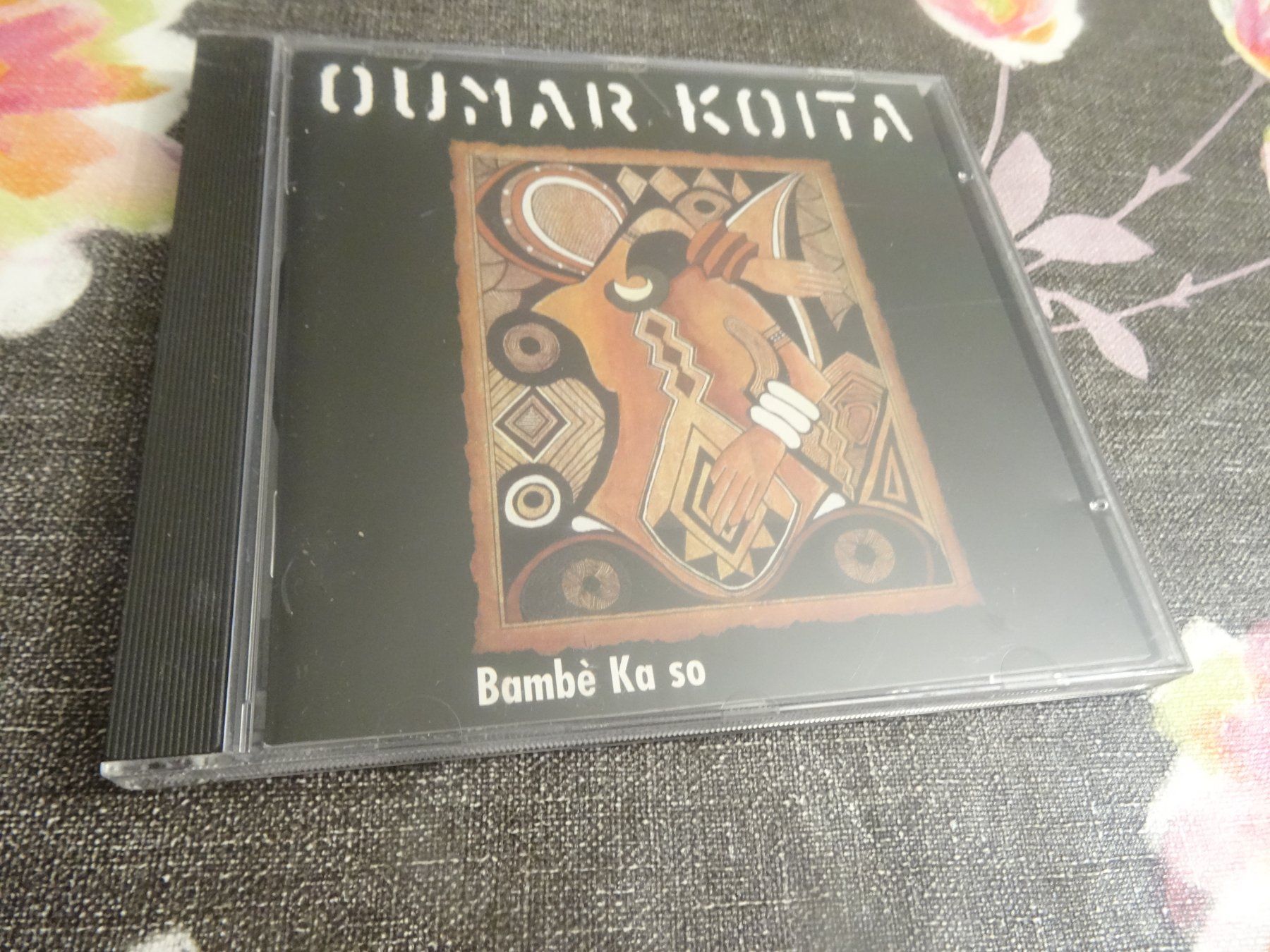 CD: Oumar Koita - Bambe ka so CD – Usato da Olten venduto da Disc-Ausverkauf