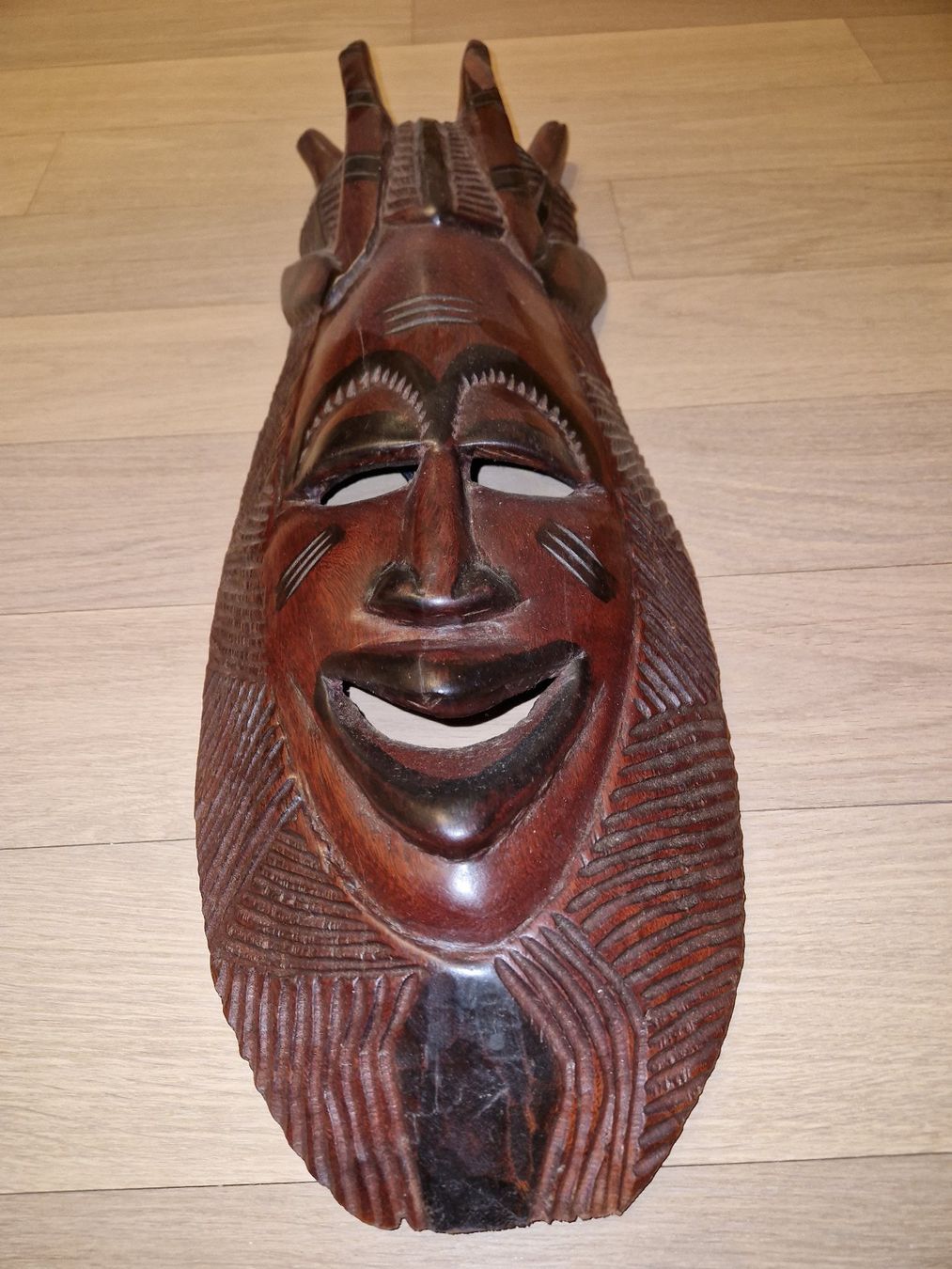 Internationale Kunst: Afrikanische Maske aus Holz – Gebraucht aus Sirnach von JuStaVerKauft 1