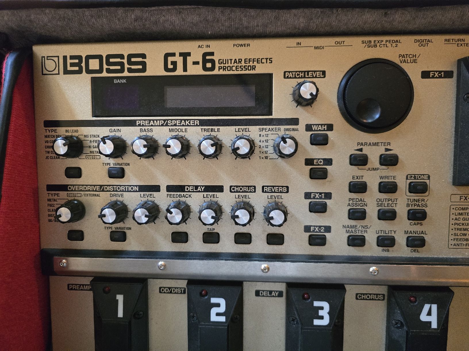 Boss Musikinstrumente: BOSS GT-6 MULTI EFFEKT ... – Gebraucht aus Zürich von Antiquedealer 1