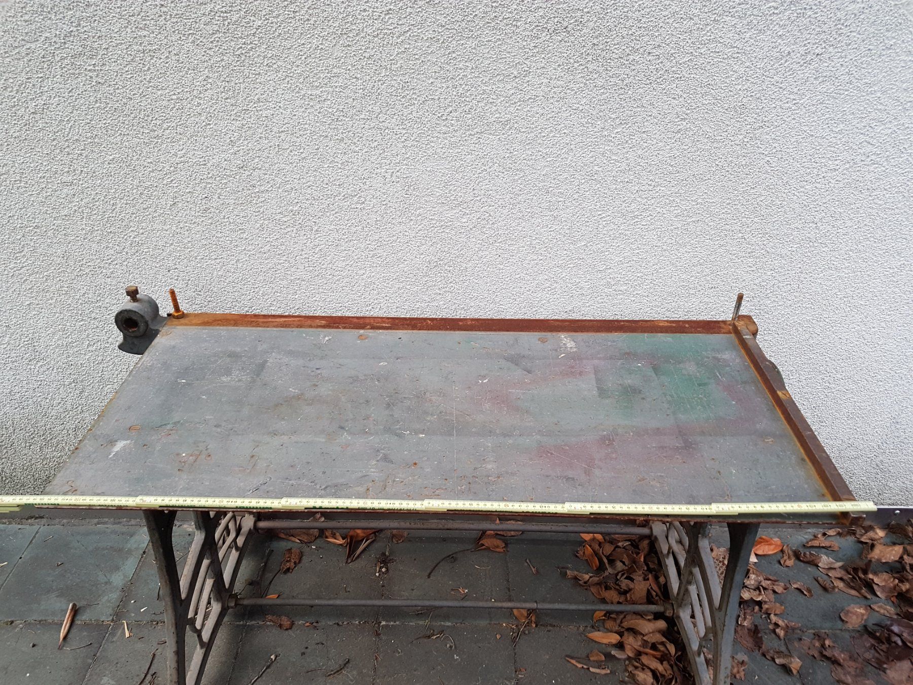 Tavoli: Werkstatttisch Gartentisch Gusseisen – Usato da Wallisellen venduto da Swissline11 1