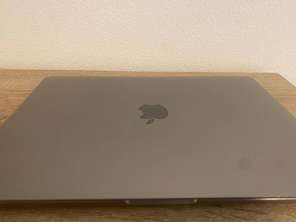 Notebook: MacBook Pro 13 2019  i5, 8 GB RAM, macOS Sequoia – Usato da Lugano venduto da selling_nice_stuff 1