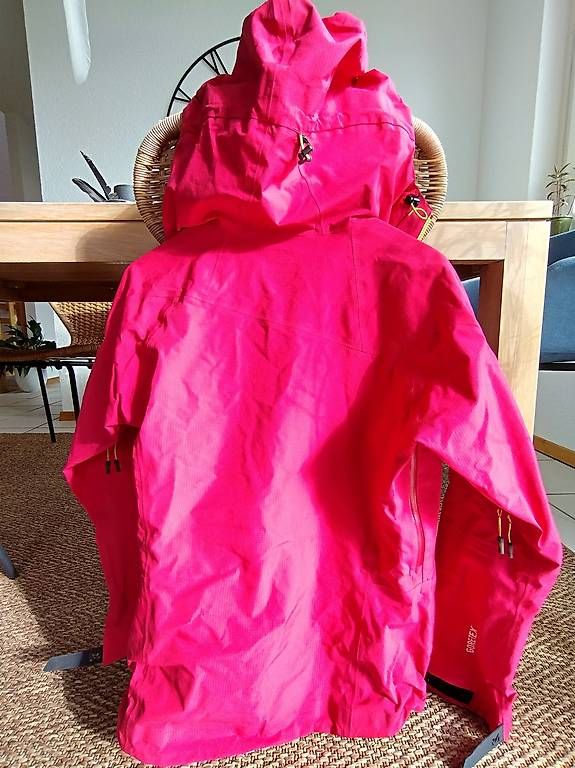 Giacche: Veste Goretex Millet – Usato da Lausanne venduto da Ephyra 4