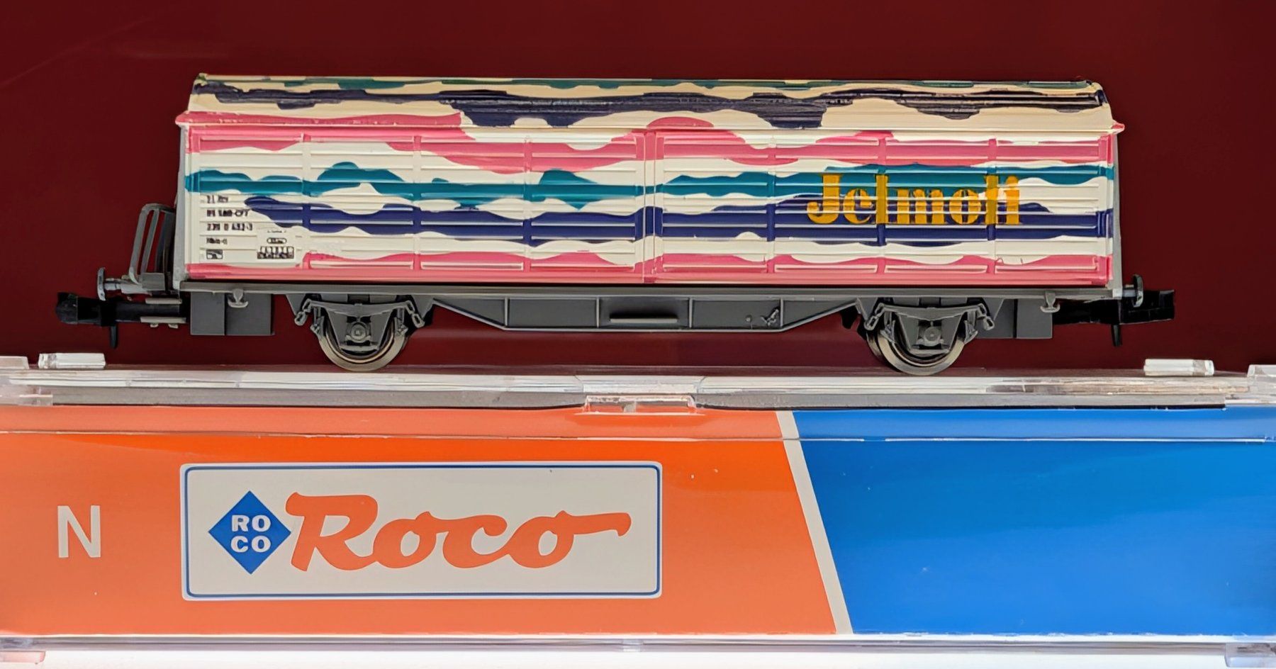 Roco Modelleisenbahnen: Spur N "Jelmoli" Güterwagen von Roco – Gebraucht aus Reinach BL von angus74 2