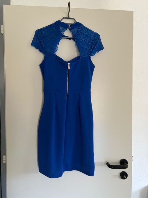 Vestiti: Robe bleue électrique avec dentelle – Nuovo (secondo la descrizione) da Dompierre FR venduto da Laetitia1999 1