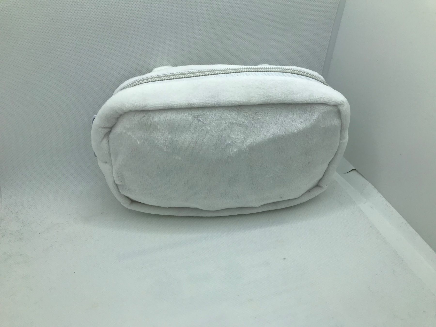 Hello Kitty Custodie per cosmetici: Hello Kitty Necessaire, Kosmetiktasche weiss – Nuovo e nell'imballaggio originale da Niederteufen venduto da mix18 4