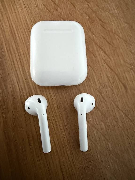 Cuffie: Airpods & Case Generation 2 – Usato da Ittigen venduto da mar_9fd6
