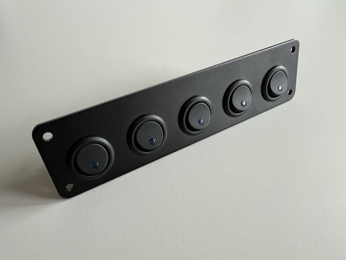 Interruttori: Schalterpanel mit 5 Schaltern, neuwertig, schwarz – Nuovo (secondo la descrizione) da Winterthur venduto da mar_mvk8