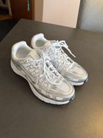 Nike P-6000 Damenschuhe Weiss Silber Grösse 38.5 neu