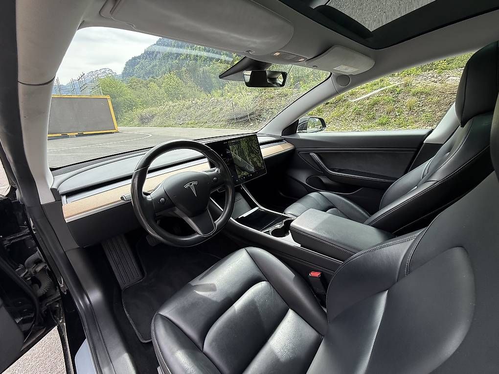 Autos: Tesla Model 3 Long Range – Gebraucht aus Seewen SZ von Geeorg 3