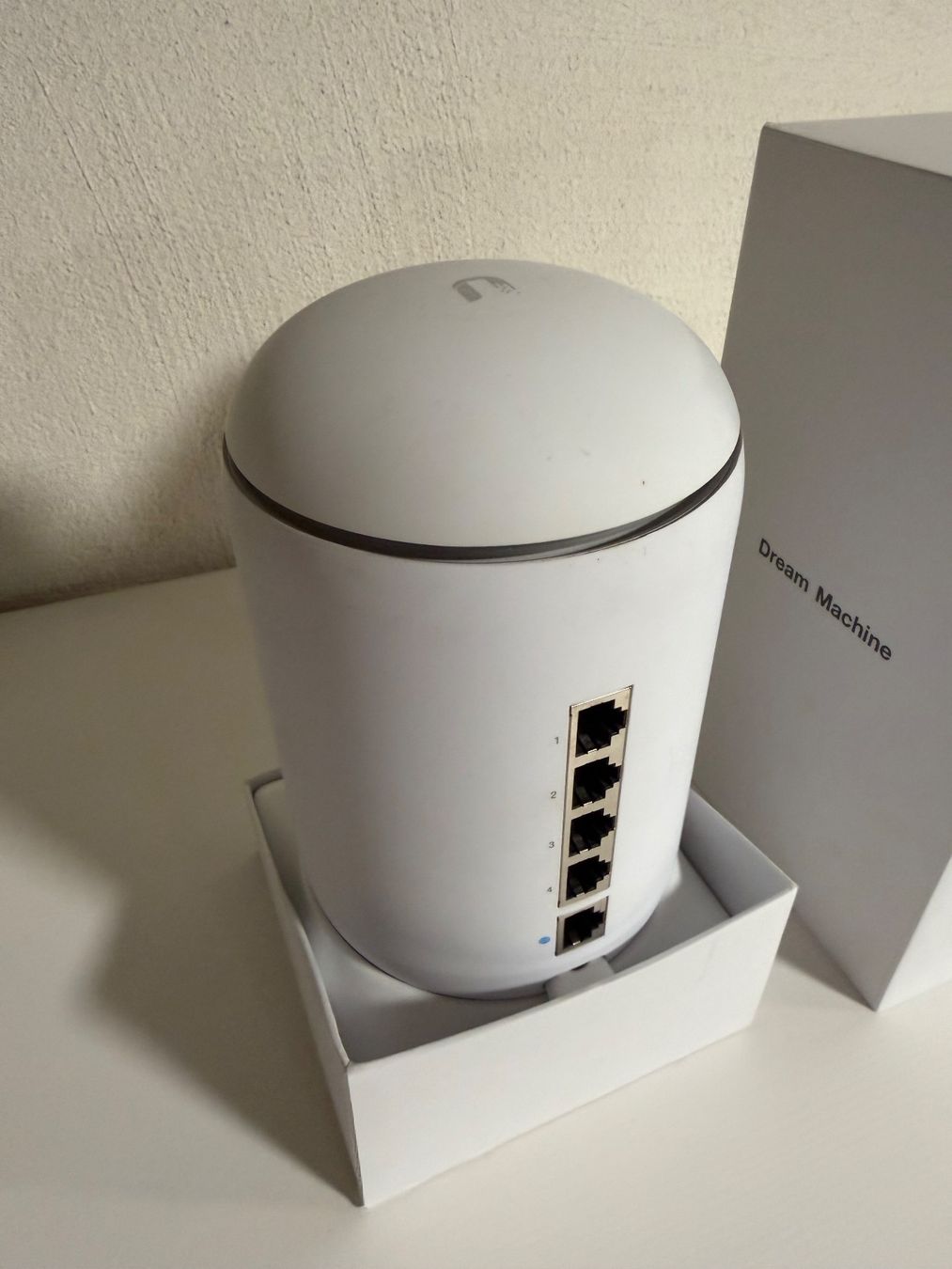 Ubiquiti Modems & Routeurs: Ubiquiti Dream Machine – D'occasion à Grandvillard par Jobelin 2