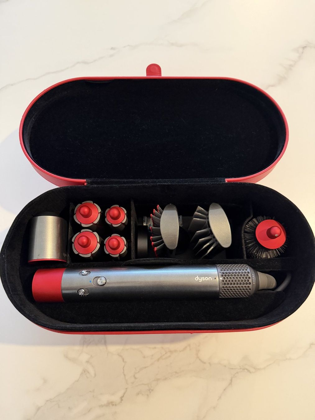 Dyson Asciugacapelli: Dyson Airwrap Complete Haarstyler – komplett – Usato da Rotkreuz venduto da absolutely.ayra