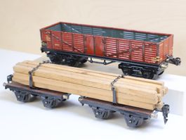 Märklin 2 x Holzwagen/Hochbordwagen Antik - Spur 0 Rarität