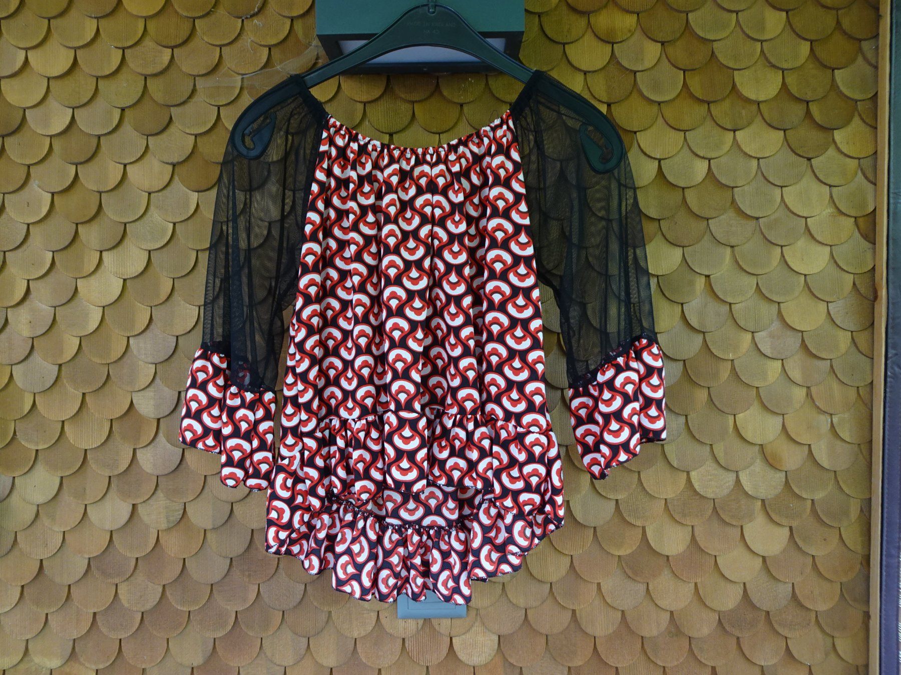Chemisiers: Auffällige Bluse schwarz-Rot Gr. XS - 2407119 – D'occasion à Küssnacht am Rigi par Good4Deckeli 1