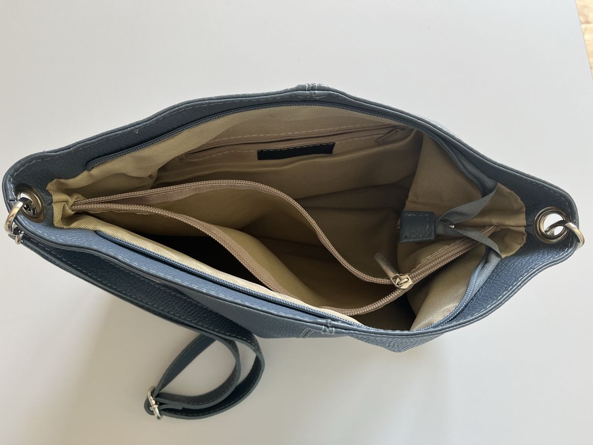 Sacs femmes: Umhängetasche Leder hellblau – D'occasion à Fahrwangen par rosi27 1