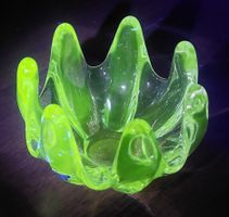 Vannes le Châtel Kristall Schale – UV Reaktiv