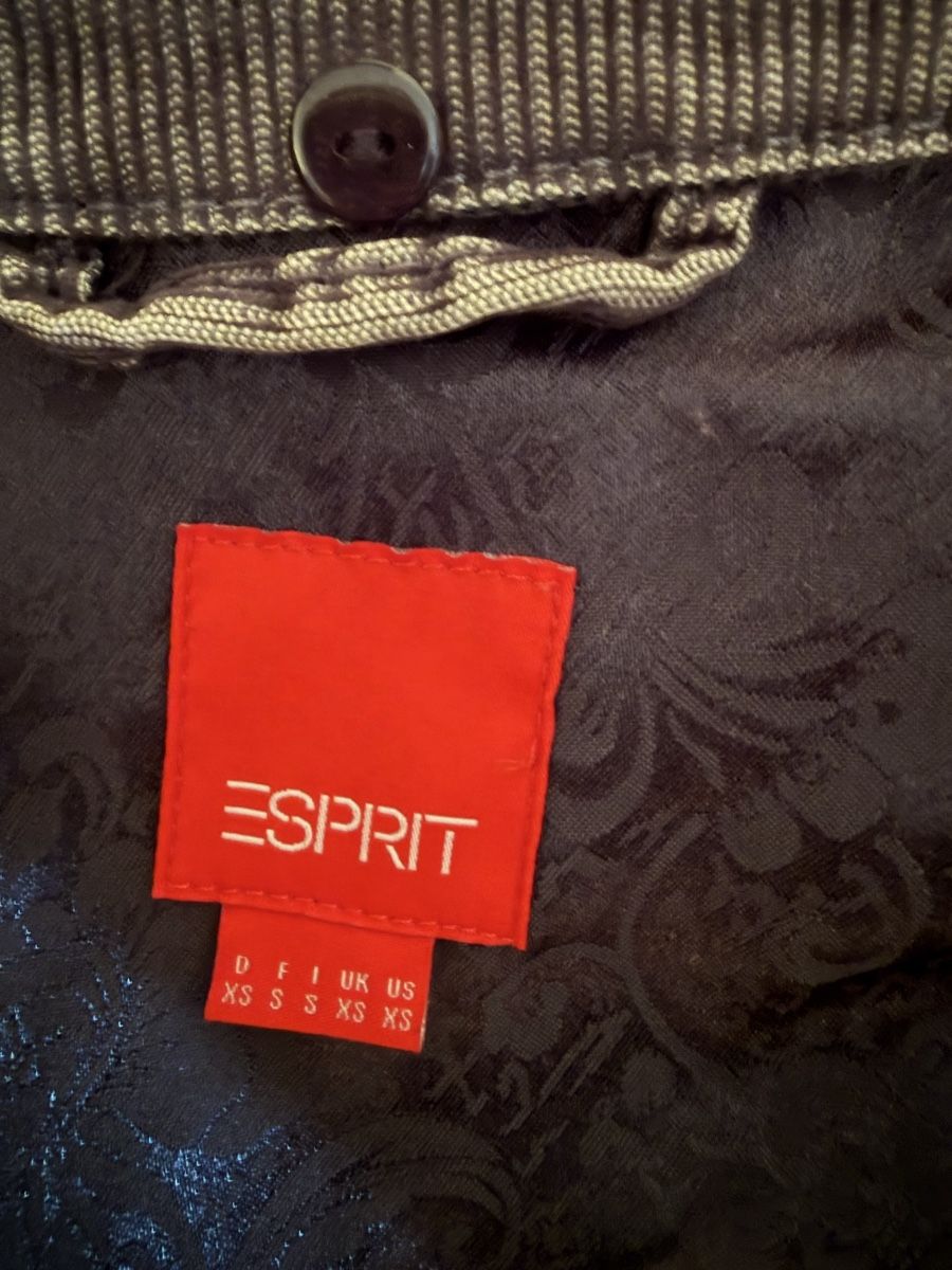 Esprit Vestes: Jacke  – D'occasion à Muttenz par Zara-Camp 2