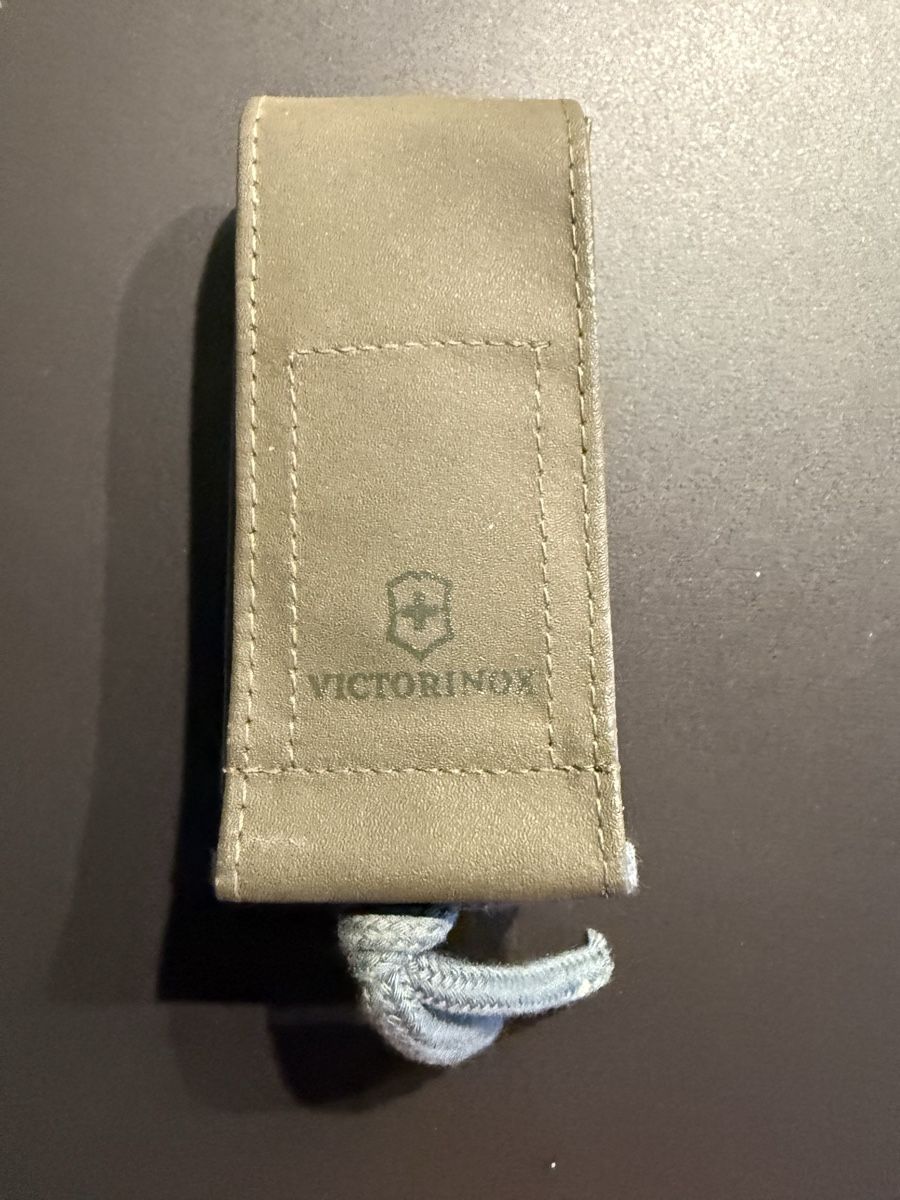Victorinox Coltelli tascabile: Taschenmesser Victorinox Hirsch - mit Etui – Usato da Hinteregg venduto da Jazz-C 1