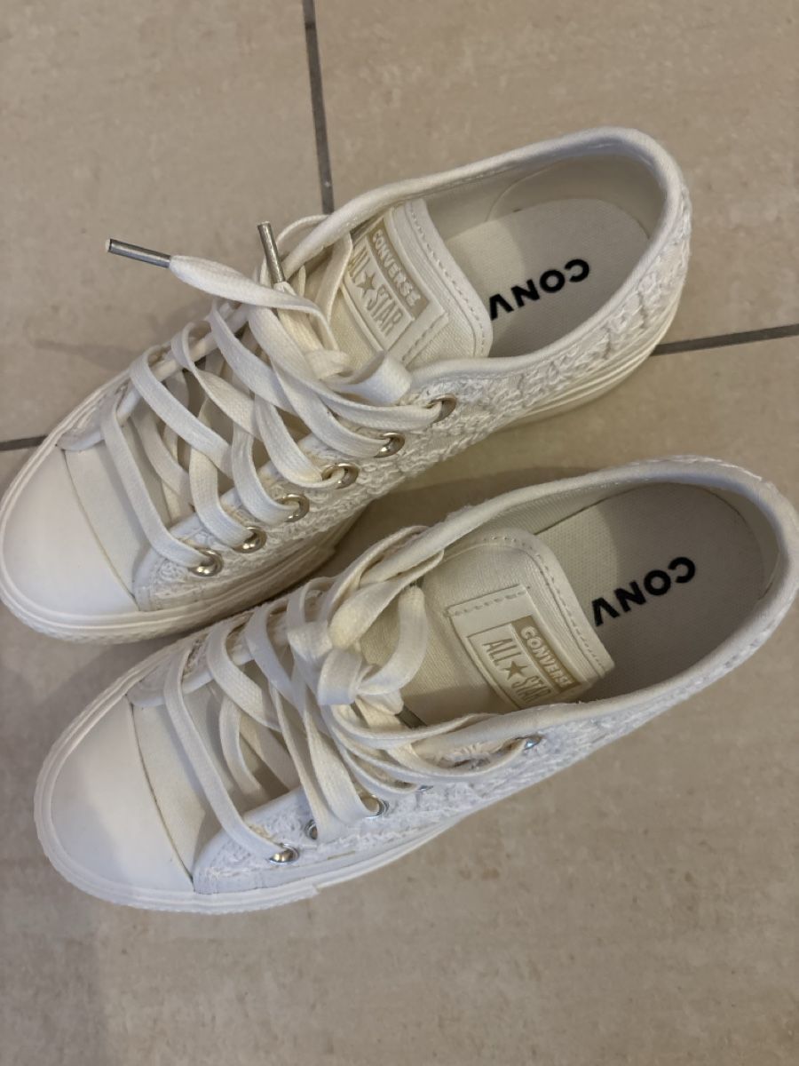 Damenschuhe: Converse Plateau Sneaker mit Spitze - Grösse 36 – Neu (gemäss Beschreibung) aus Suhr von Mira-21 1