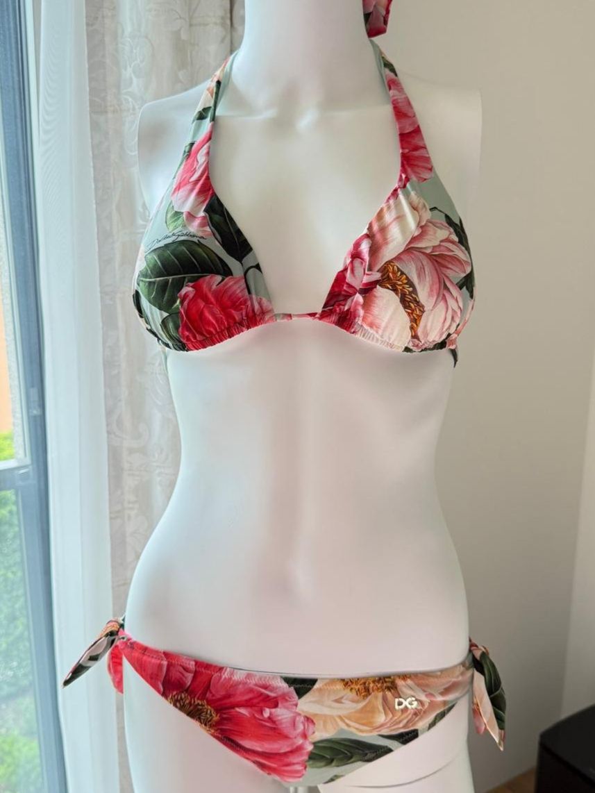 Dolce & Gabbana Costumi da bagno & Bikini: Damen Bikini Dolce & Gabbana Blumenmuster Gr. S – Usato da Oberarth venduto da SSS.