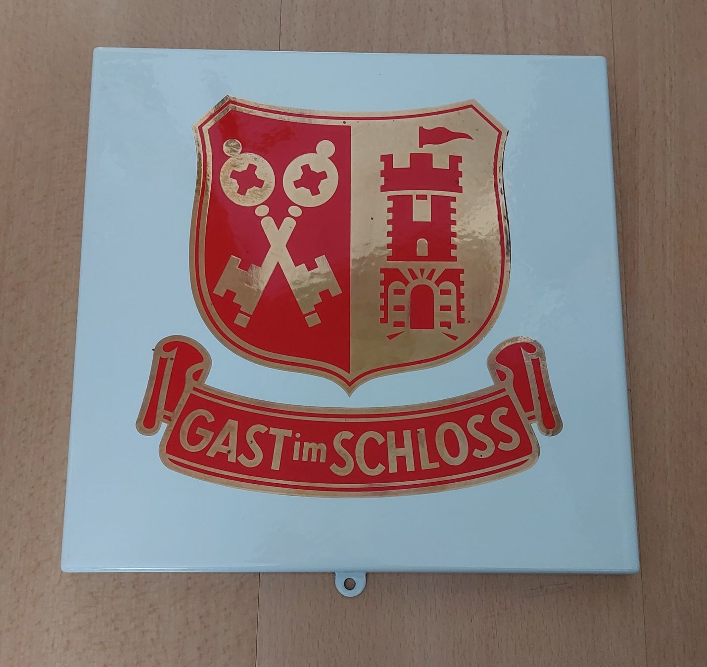Feldschlösschen Schilder: Emailschild Gast im Schloss Plaque émaillée – Gebraucht aus Schenkon von TG10