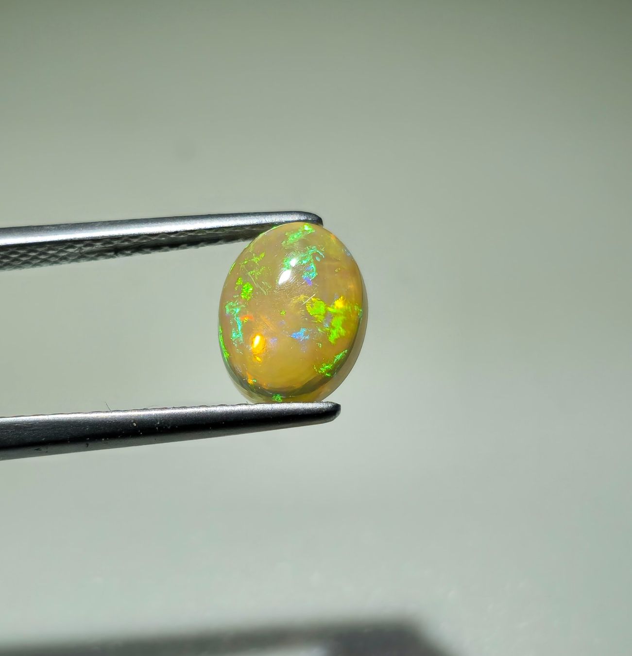 Pierres précieuses: Opal mit Schönem  Ovalem Schliff 1.20ct – Neuf (Voir description) à Schaffhausen par SahinGems 6