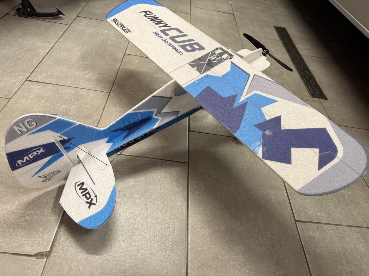 Multiplex Modellismo RC: Multiplex FunnyCub mit 5 Akkus – Usato da Kefikon ZH venduto da Fussfinger 3