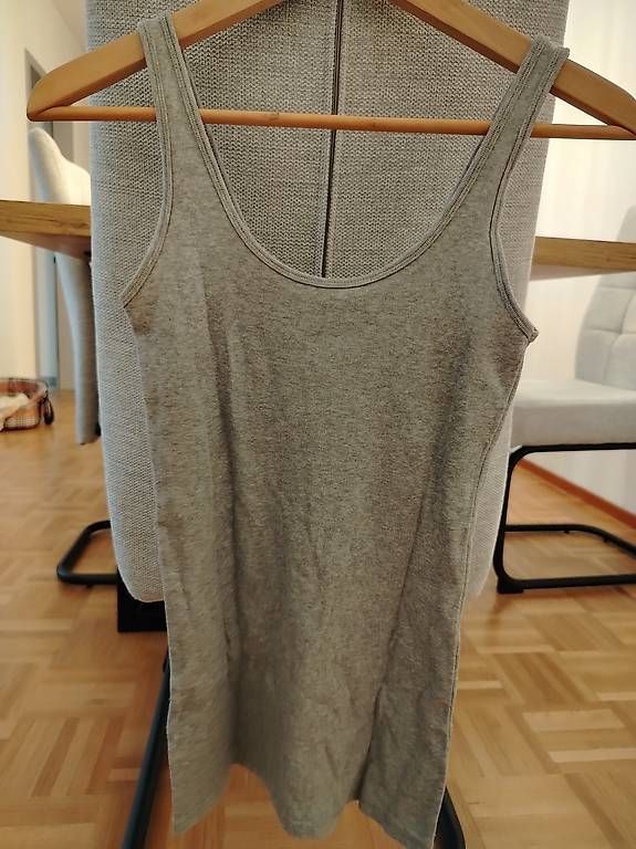 T-shirt: Maglietta, Canotta – Usato da Davesco-Soragno venduto da Mia_sii 1