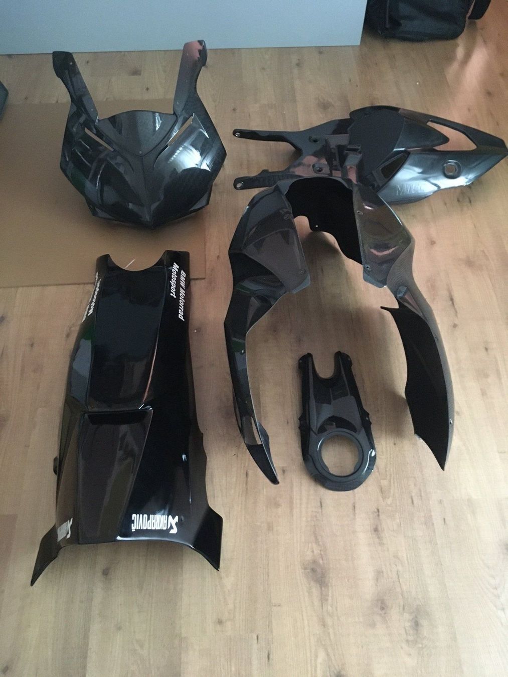 BMW Tutti i ricambio per moto: BMW Hp2 Carbon Verkleidung Bodywork – Nuovo (secondo la descrizione) da Glattpark (Opfikon) venduto da eidgenosse601