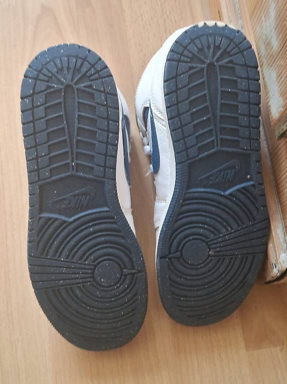 Nike Scarpe da uomo: Nike Air Jordan, taille 39 – Usato da Villarepos venduto da luc_s8cl