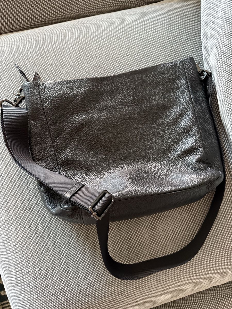 Mandarina Duck Borse da donna: Mandarina Duck Umhänge Tasche. Neuwertig – Usato da Winterthur venduto da ivule2000 1