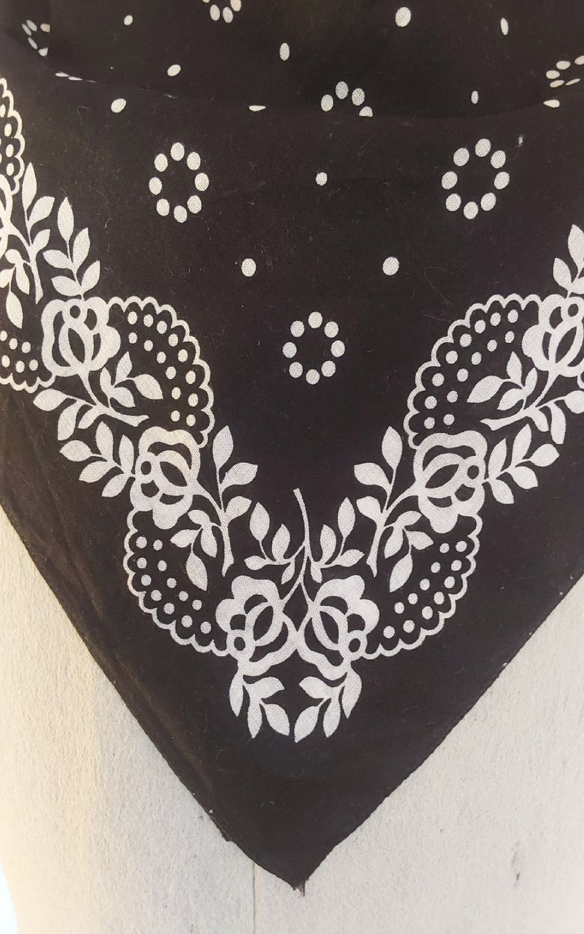 Foulard & Sciarpe: Baumwolltuch quadratisch schwarz – Nuovo (secondo la descrizione) da Köniz venduto da scopello12 2