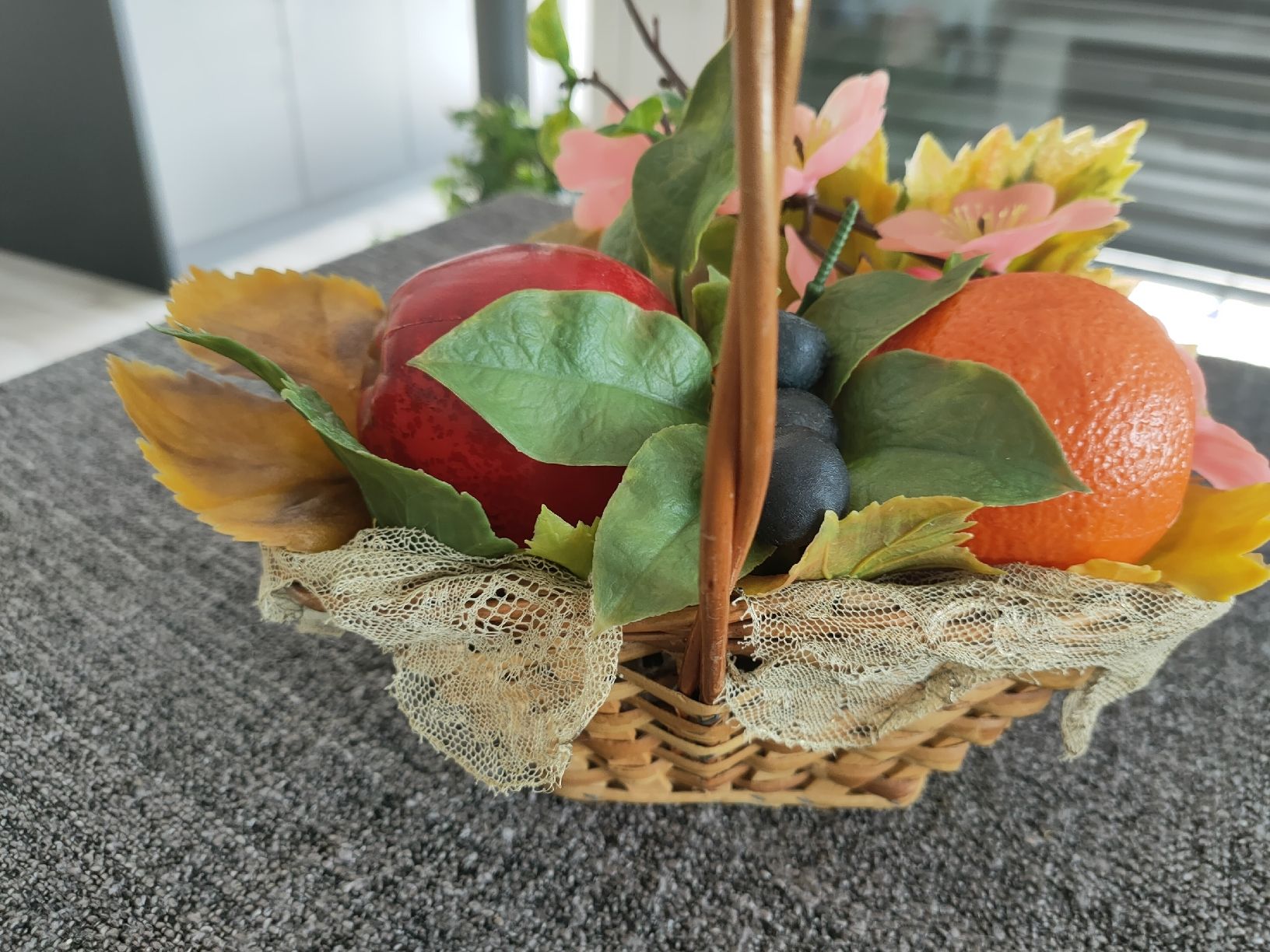 Tutte le decorazioni: Dekokörbchen mit Kunstfrüchten & Blüten – Usato da Gipf-Oberfrick venduto da minini 3