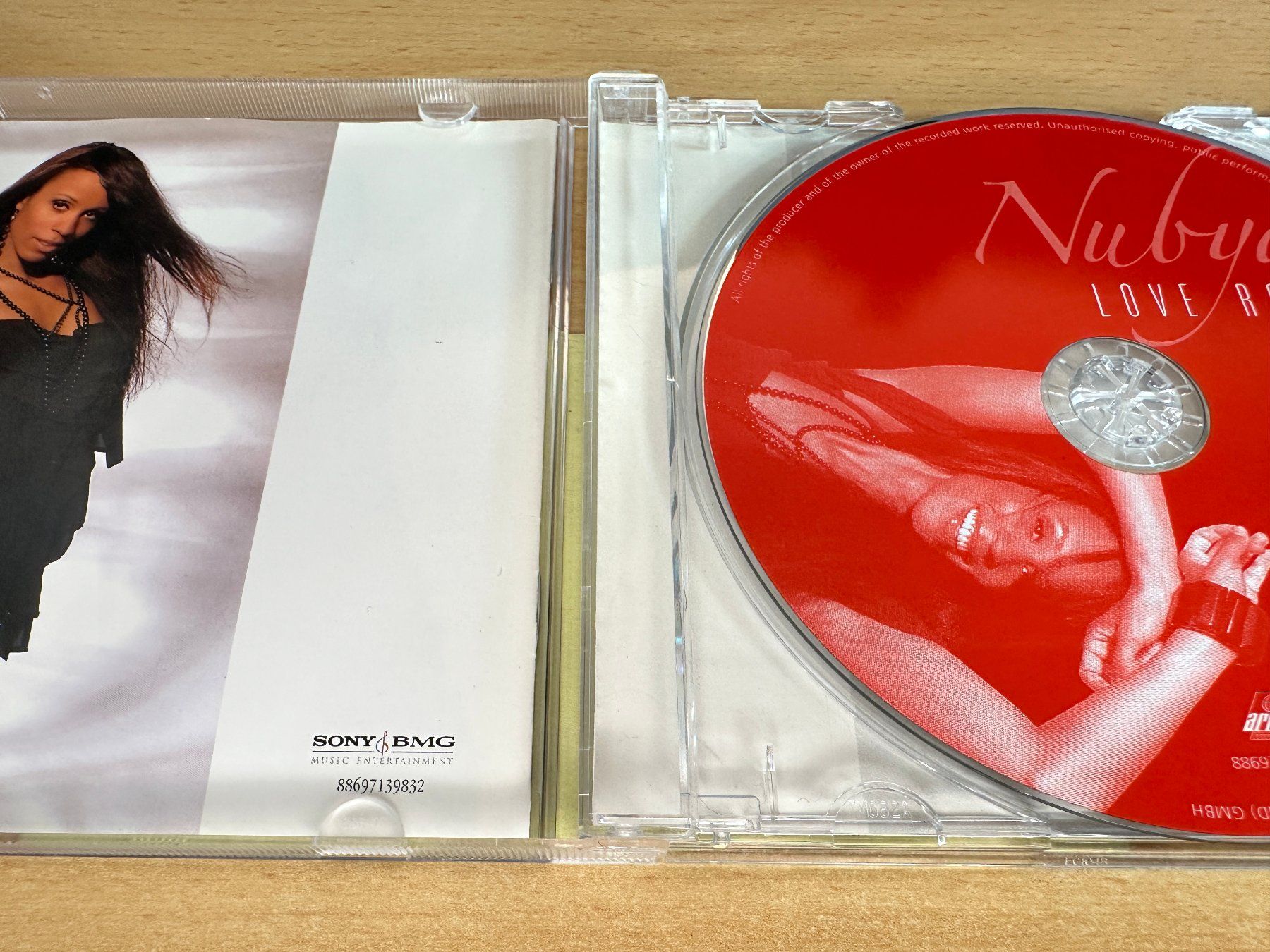 CD: Nubya – Love Rocks – Usato da Rikon im Tösstal venduto da Alpenmutz 2