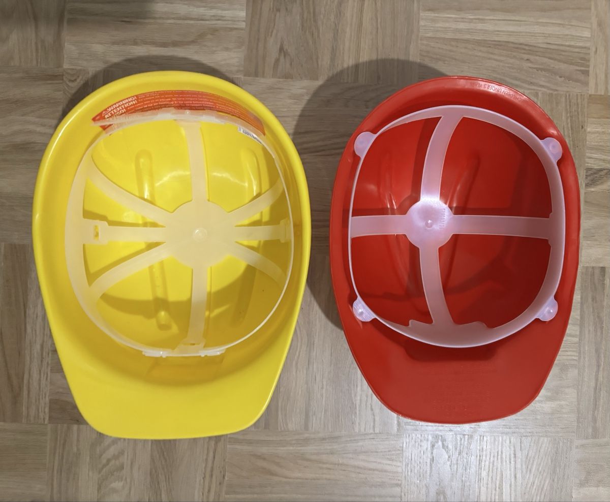 Kostüme: Déguisement / casques de chantier 4-6 ans – Gebraucht aus Bernex von mar_82vn 1