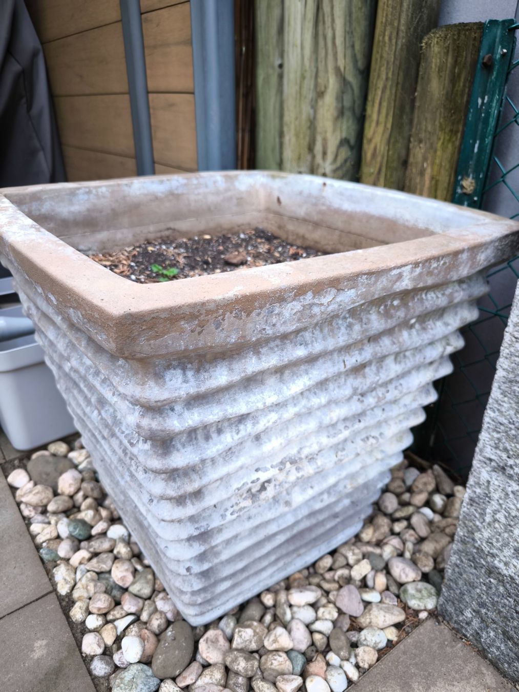 Blumentöpfe: Grosser Blumentopf gewellt und eckig – Gebraucht aus Fahrwangen von lea_bgp9 2
