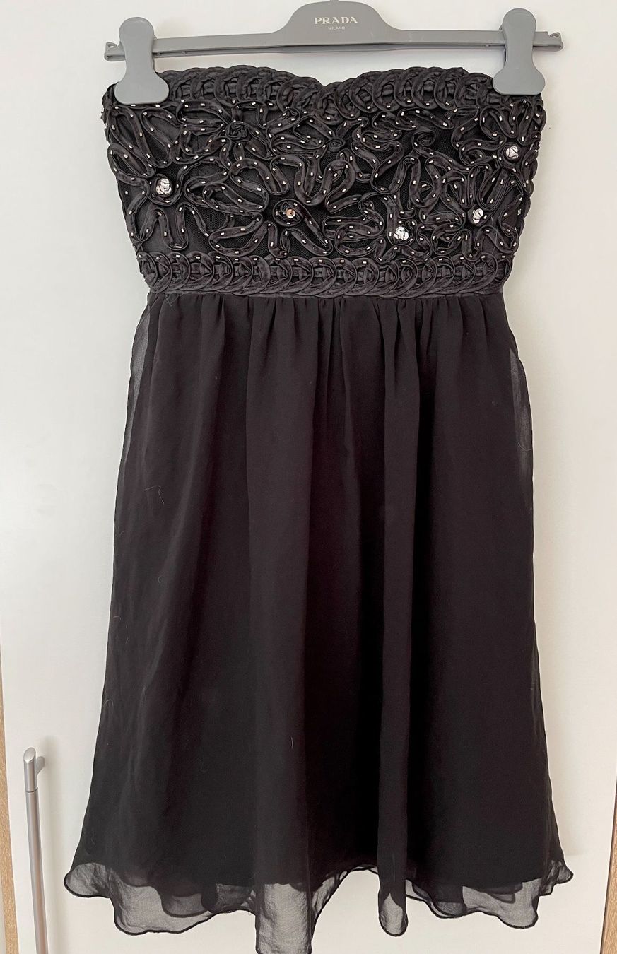 Kleider: Jolie Robe de cocktail noir – Gebraucht aus Genève von Annilu