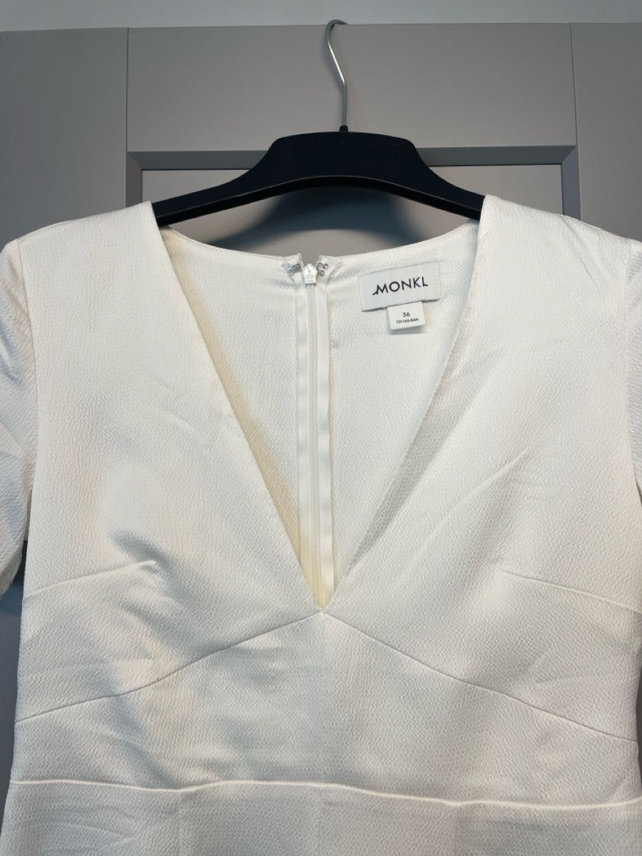 Vestiti: Kleid – Nuovo (secondo la descrizione) da Im Fang venduto da jas_dbg6 1