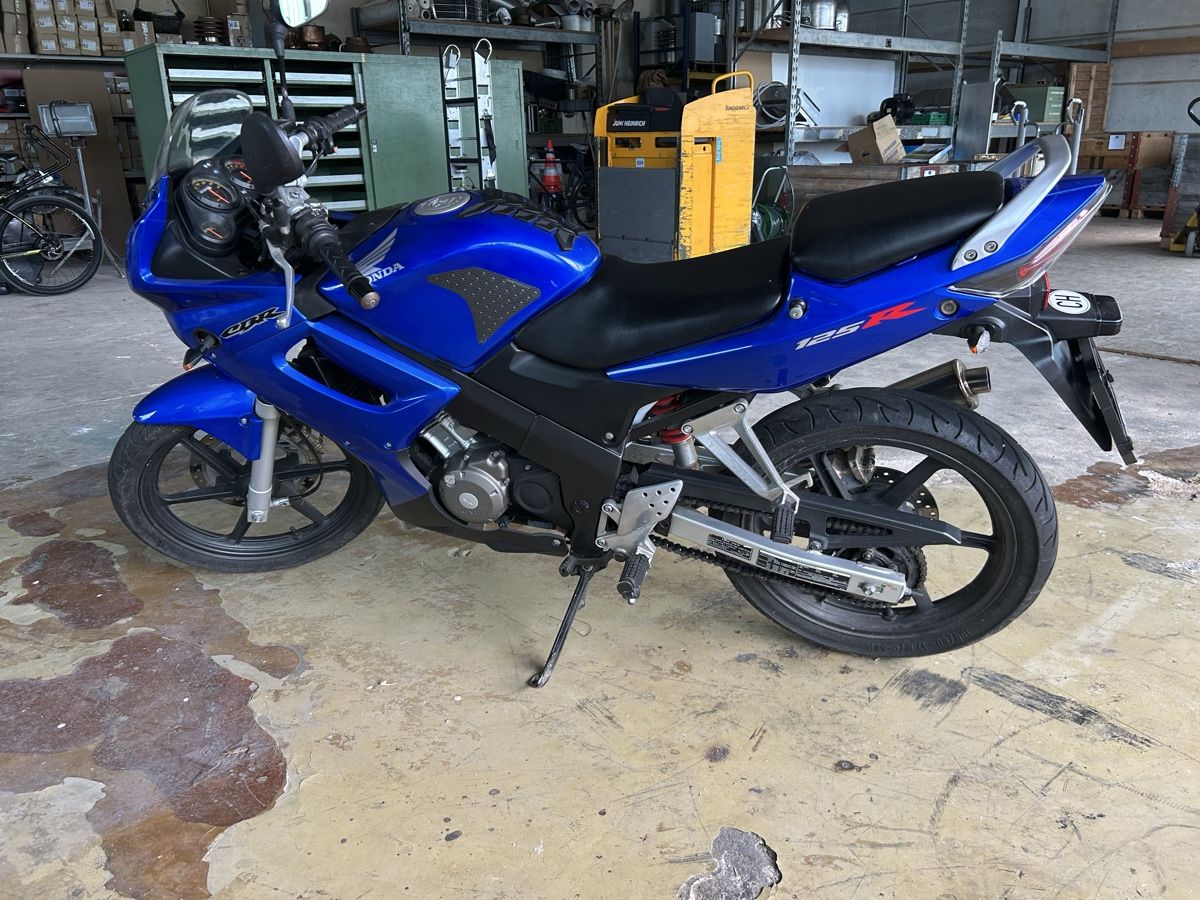 Honda Strada: Honda CBR  125R Motorrad – Usato da Oberriet SG venduto da Justizia1957 2