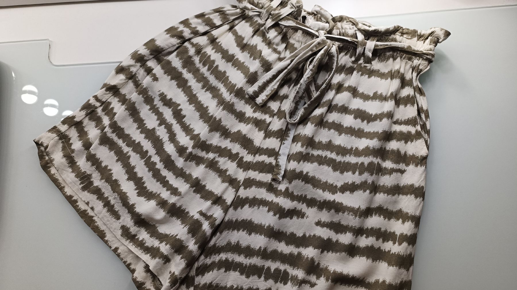 Pantaloni: kurze Hosen "S" – Usato da Villmergen venduto da toptip1970
