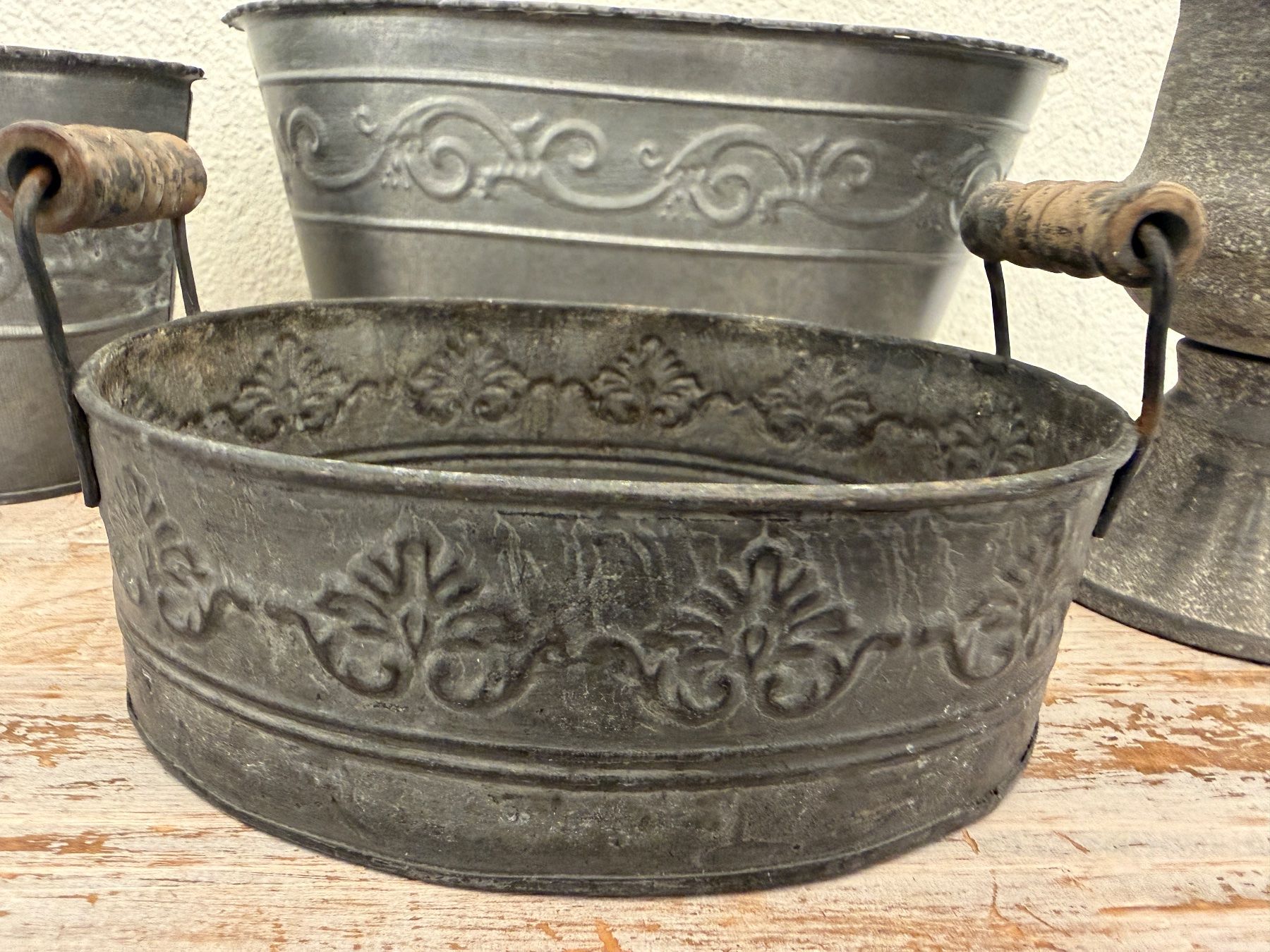 Vasi per fiori: Diverse Blechtöpfe zum Teil Neu – Nuovo (secondo la descrizione) da Wolfwil venduto da Inseider12 4